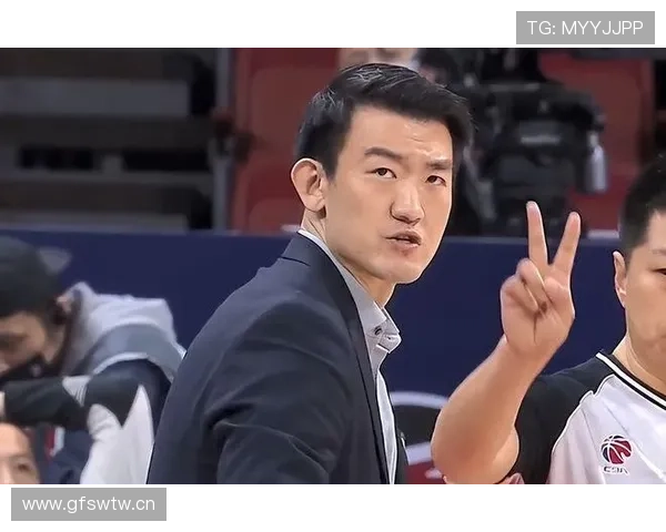埃梅卡·奥卡福内线强攻提升篮板率明显拉开与队友差距